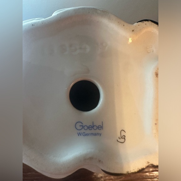 Vintage Hummel Goebel Bride and Groom Porcelain Figurine Germany #13 354 19 - Picture 3 of 3